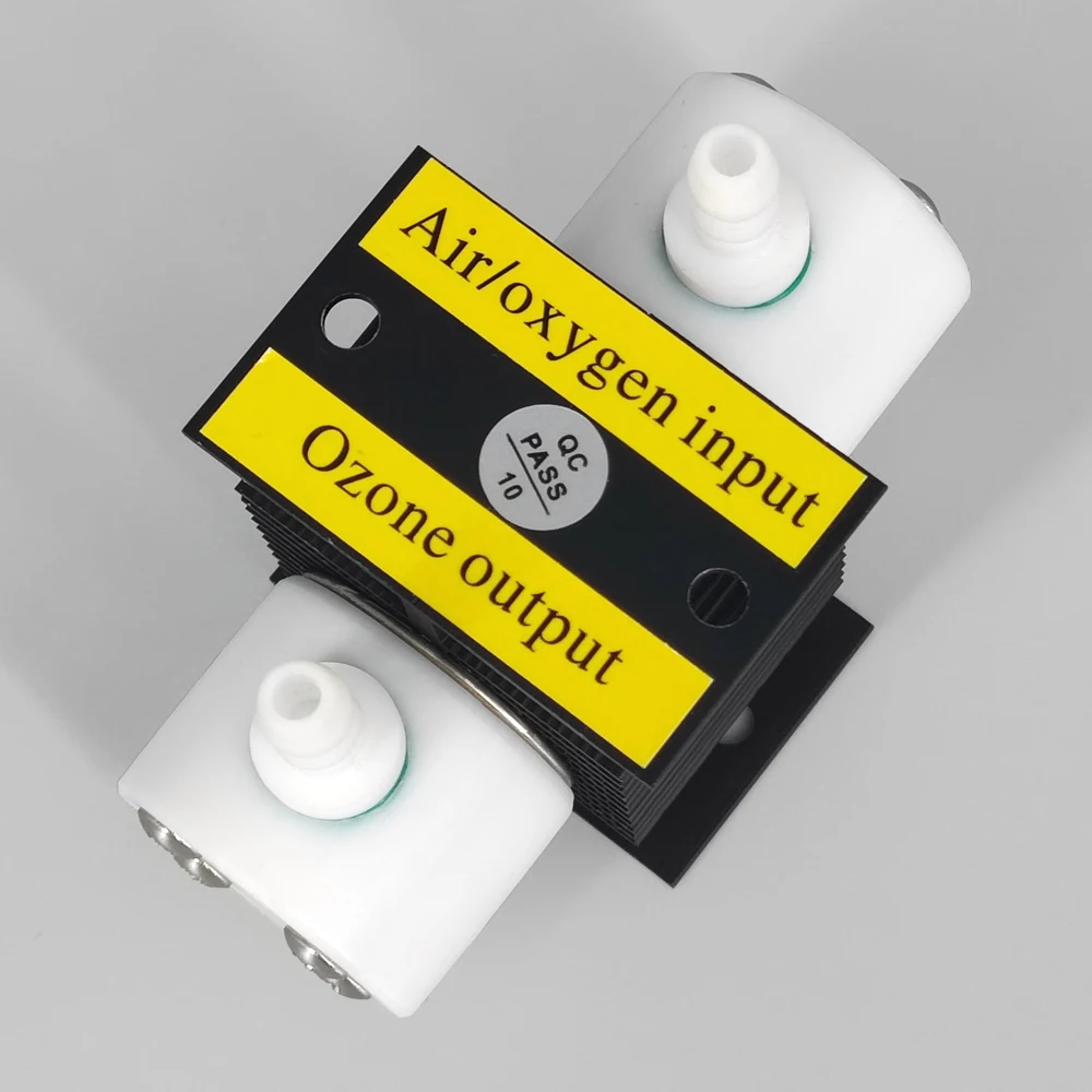 CE FCC ROHS Prodotto brevettato 0,5 G/H 0,5 grammi Tubo di ozono al quarzo nero Parti del generatore di acqua aria di ozono ad alta concentrazione