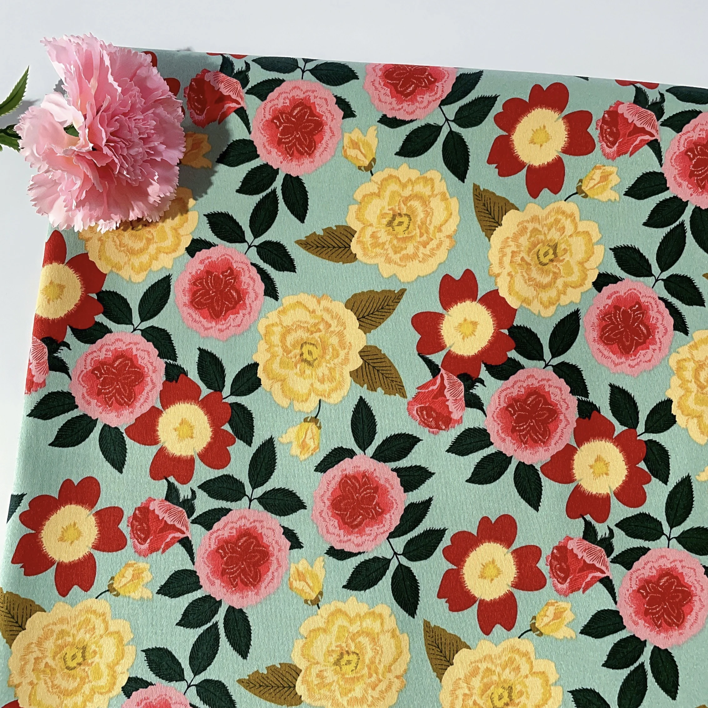 Satyna w kwiatowy wzór vintage – Vintage Sewing Textile recenzja i cena