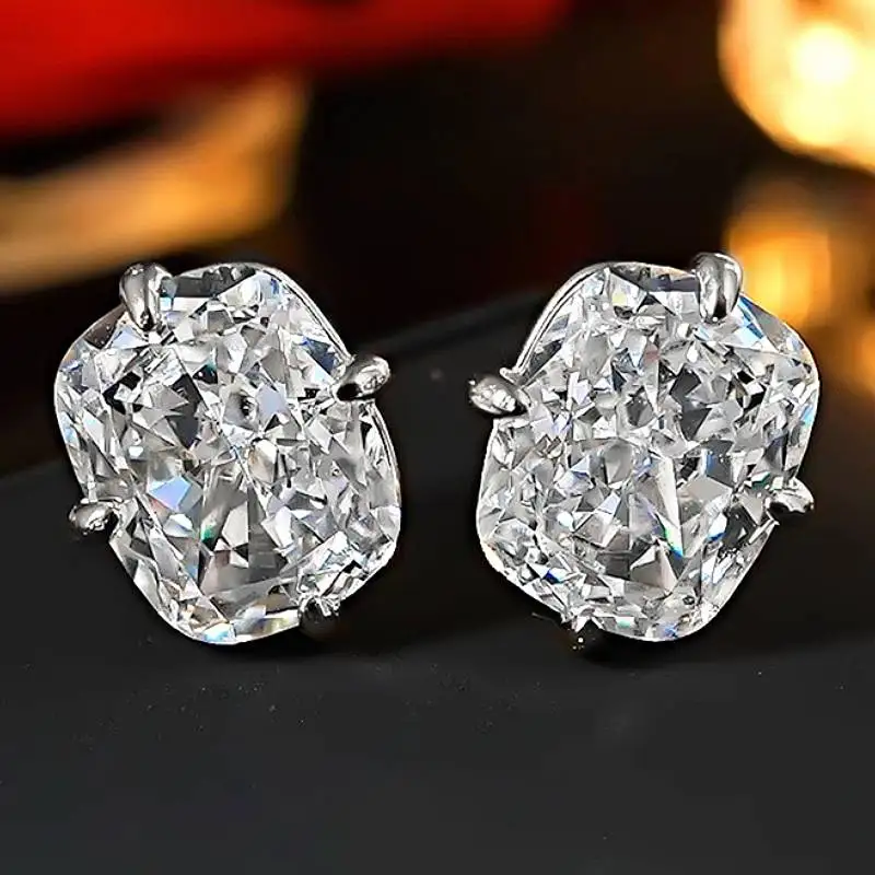 Huitan Damenring mit 4 Krallen-Design, schlichter, vielseitiger Stil, für den Alltag, Party, Modeaccessoires, schicker Schmuck, eingelegt mit glänzendem weißem CZ