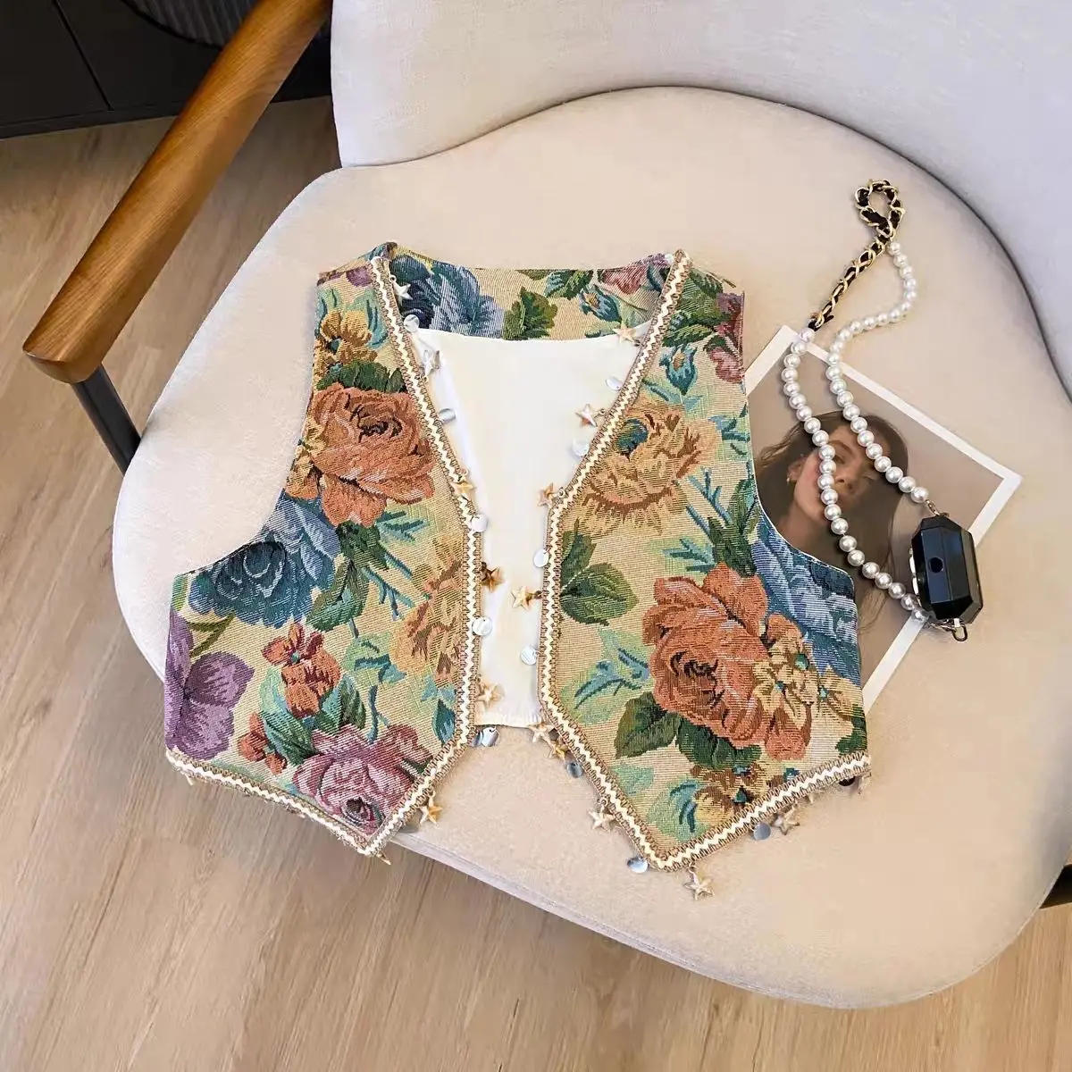 French retro printing oil painting wind embroidery fringed vest women stacked wear short sleeveless vacation temperament vest - Detail 1