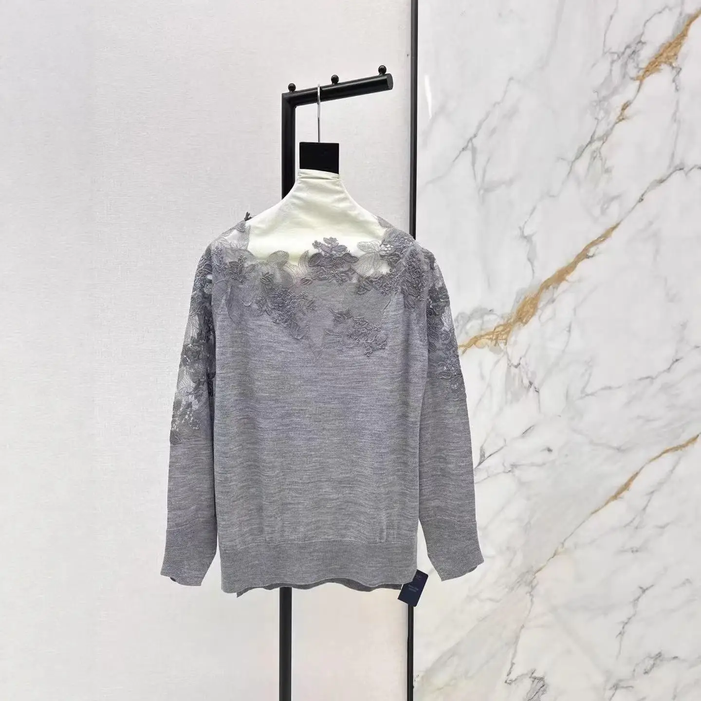 

Elegant Embroidered Lace Sweater Casual Versatile Autumn Winter Spring Fashionable Knitwear Soft Fit for Middle-Aged Women