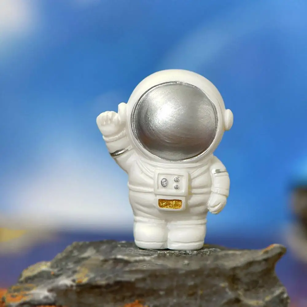 Cute Cartoon Astronaut Model Micro Miniatures Astronaut Figurines Bonsai Decor