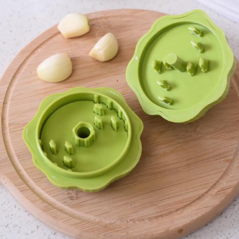 1Pcs Garlic Crusher Compact Lightweight Manual Press Say Goodbye to Smelly Hands Aromas Must Have Kitchen Gadget