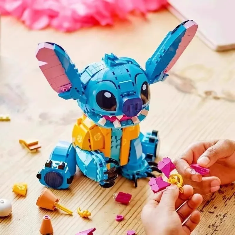 

Miniso Disney 2024 New 730pcs Stitch Compatible 43249 Building Blocks Stitch Girl Boy Birthday Christmas Gift Toys