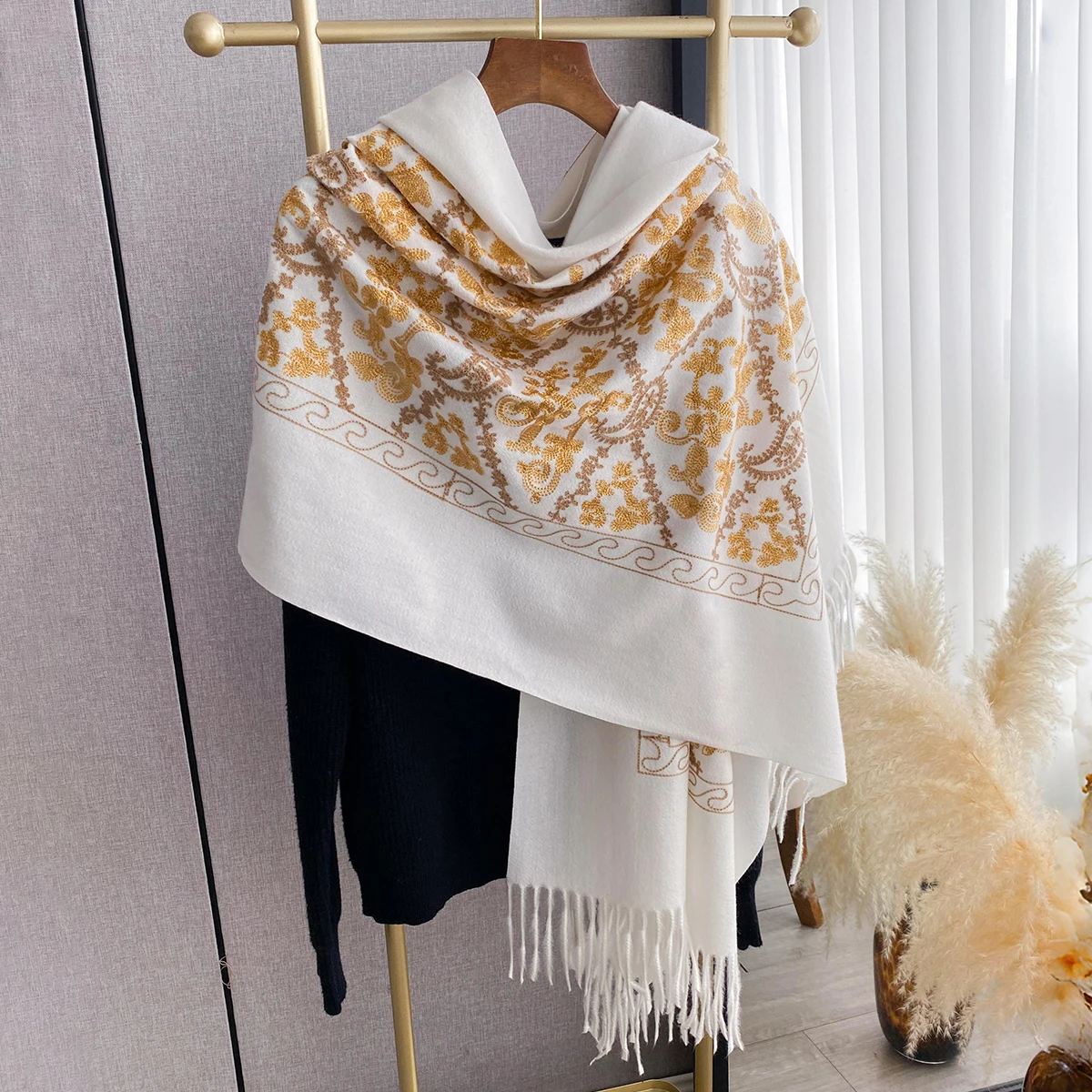 Neue Pashmina Kaschmir Mischung Mujer Bufanda Schals Warme Echarpes Sticken Blume Poncho Cape Dicke Warme Poncho Kopftuch Schal – Detail 3
