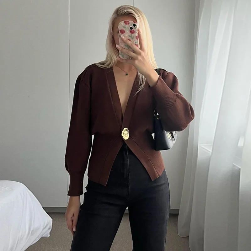 Elegant Metal Single Button Knitted Cardigan Women Fashion V Neck Long Sleeve Loose Outwear 2024 Autumn Female High Streetwear ﻿