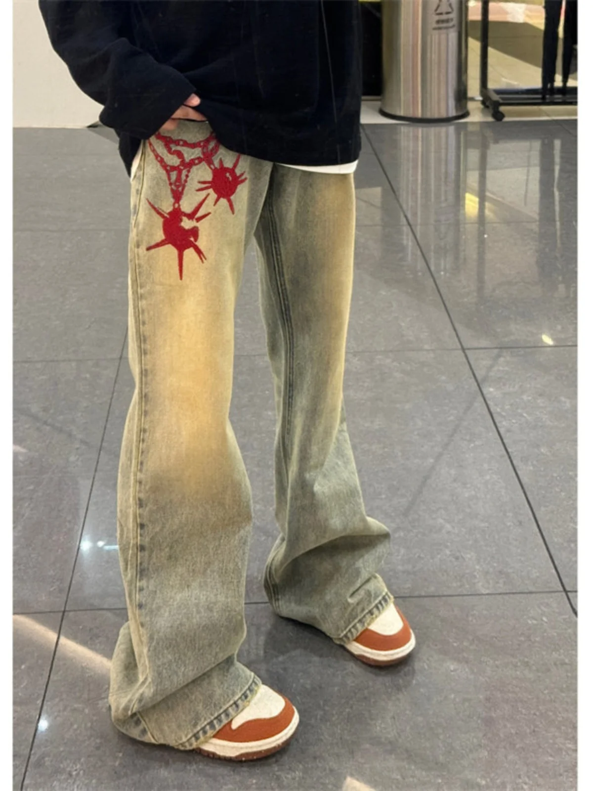 

Американские джинсы прямого кроя с вышивкой, модные мужские брюки в уличном стиле, слегко расклешенные, молодежные, износостойкие