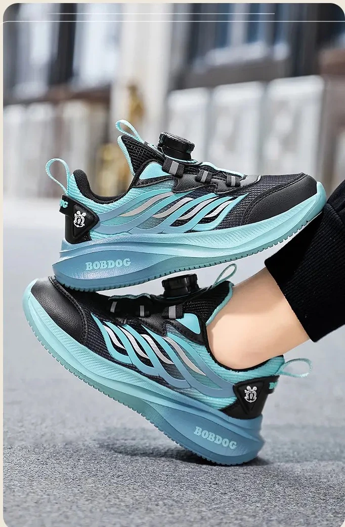 

The running shoes for teenagers' outdoor sports are comfortable and lightweight kids sneakers kids shoes