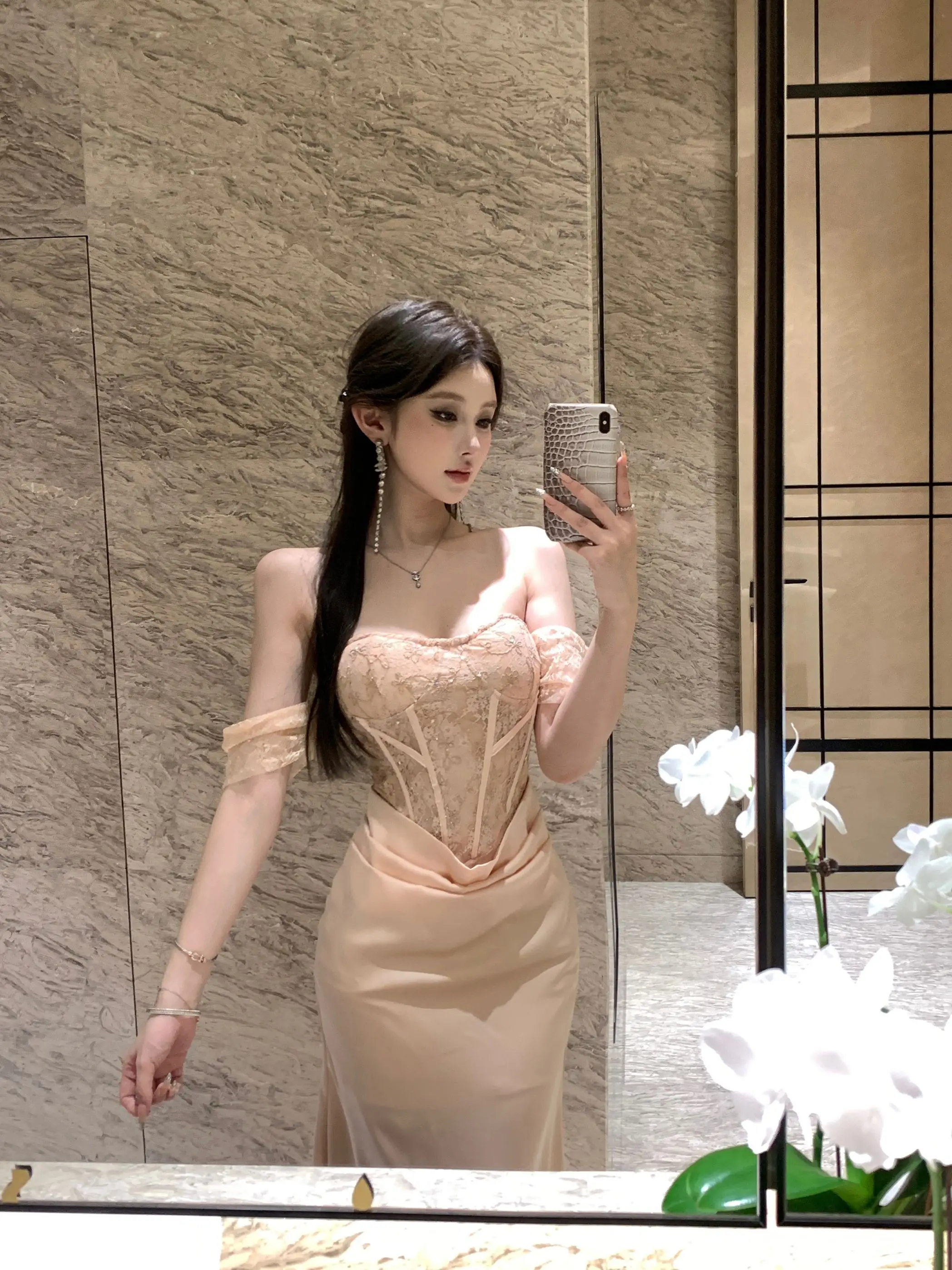 Menina picante renda retalhos noite dr um oulder cintura alta a linha saia longa coreano sle outono nova faion feminino dr