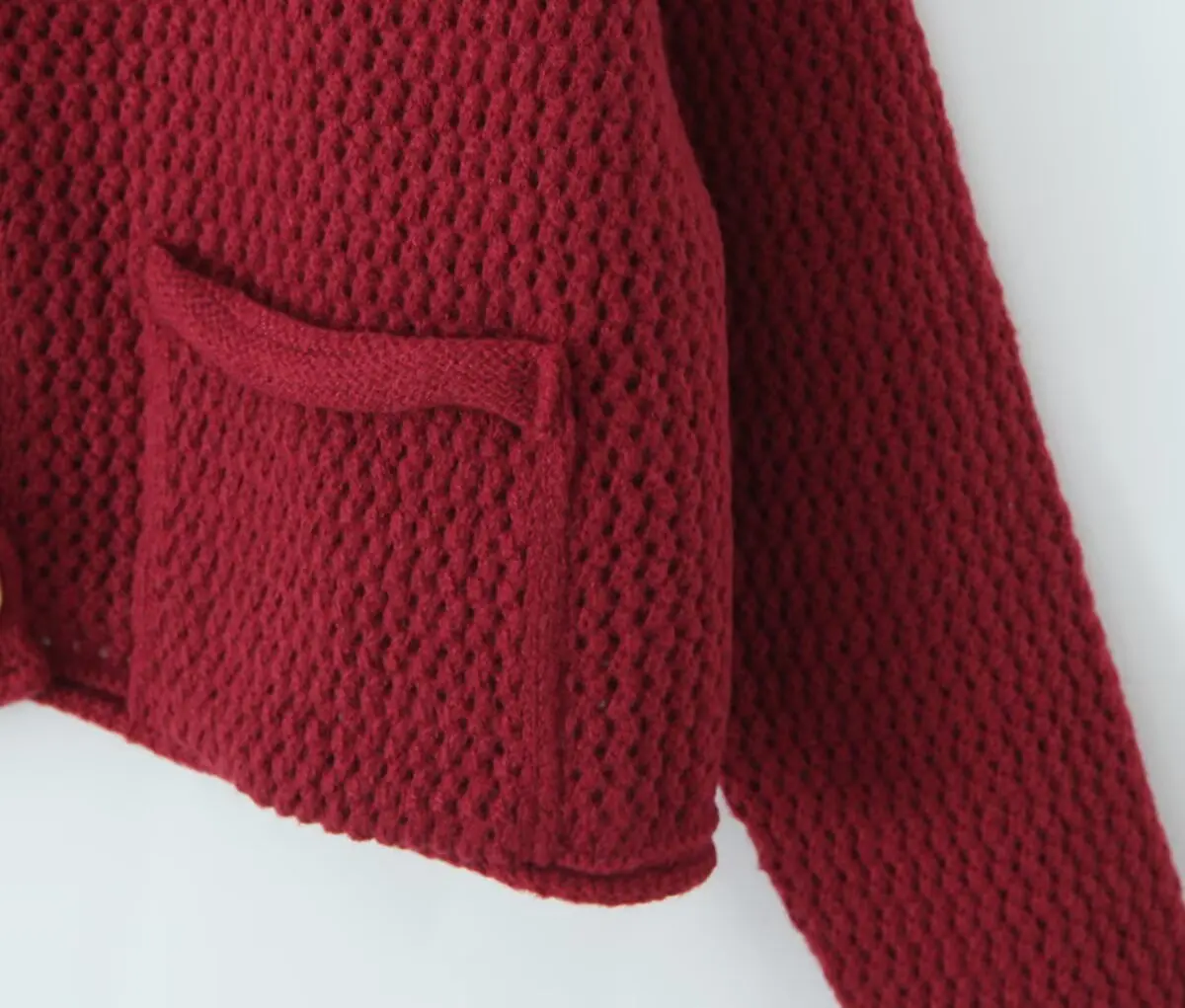 เสื้อคาร์ดิแกนไหมพรมถักหนาแฟชั่นใหม่สำหรับผู้หญิง ฤดูหนาว 2025 สไตล์เรโทร แขนยาว คอกลม เสื้อคลุมตัวนอก