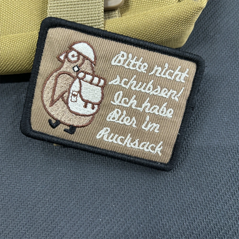 Bitte Nicht Schubsen Ich Habe Bier im Rucksack Embroidery Patch Fun Clete Penguin Backpack Morale Badge Tactical Cloth Stickers