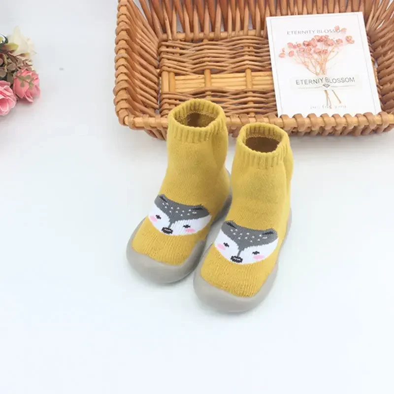 Calcetines gruesos de aislamiento fresco para niños, zapatos de suelo para bebés, antideslizantes, suela suave, primavera y otoño, zapatos para caminar para bebés