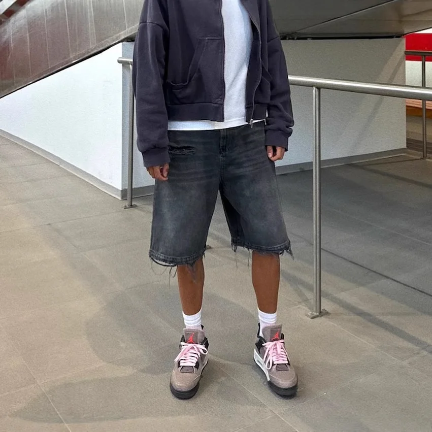 

Unisex Distressed Denim Shorts Baggy Raw Hem Mid Thigh Destroyed Washed Black Y2K Punk Streetwear Retro Unisex Jeans Shorts