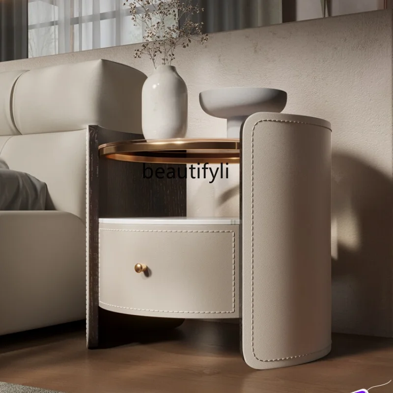 

Итальянский минималистичный кожаный прикроватный столик под седло, дизайнерский боковой шкаф