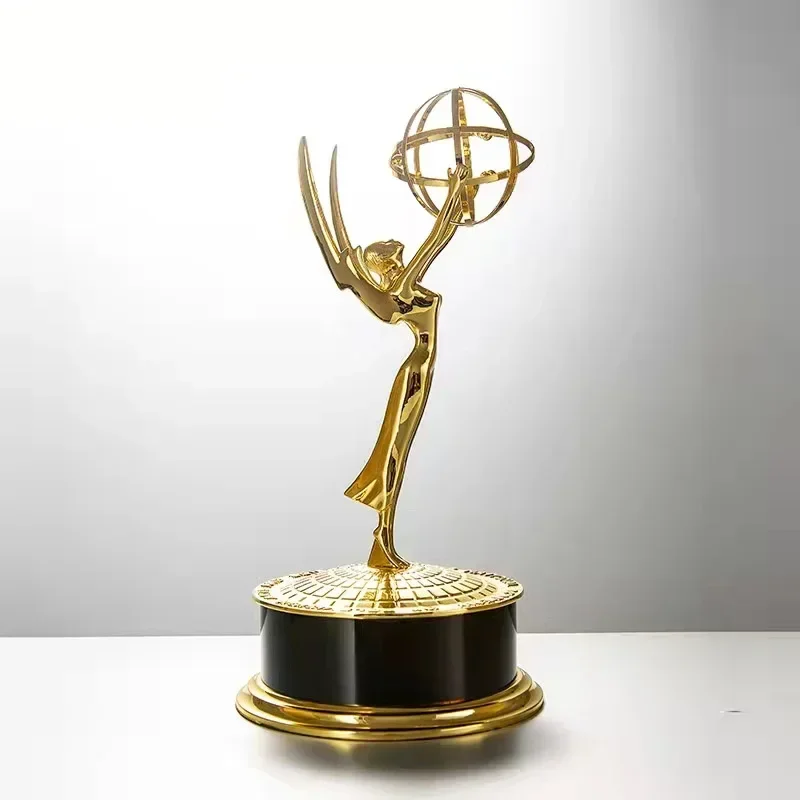 Real Life Size 29-39cm 1:1 Emmy Trophy Academy Awards Of Merit 1:1 Metal Trophy Home Decoration Office Accessories New Year Gift