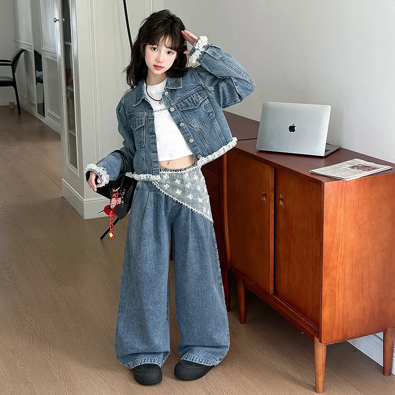 

Детские костюмы из 3 предметов для девочек, осенняя корейская майка с буквенным принтом + кружевное лоскутное пальто + широкие джинсы, джинсовый наряд для девочек-подростков