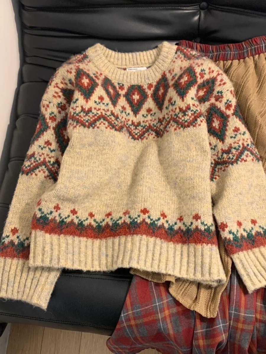 เสื้อสเวตเตอร์ถักไหมพรมผู้หญิงสไตล์เรโทรฮ่องกง ลาย Fair Isle นุ่ม อุ่น ใส่สบาย เหมาะสำหรับฤดูใบไม้ร่วงและฤดูหนาว แฟชั่น