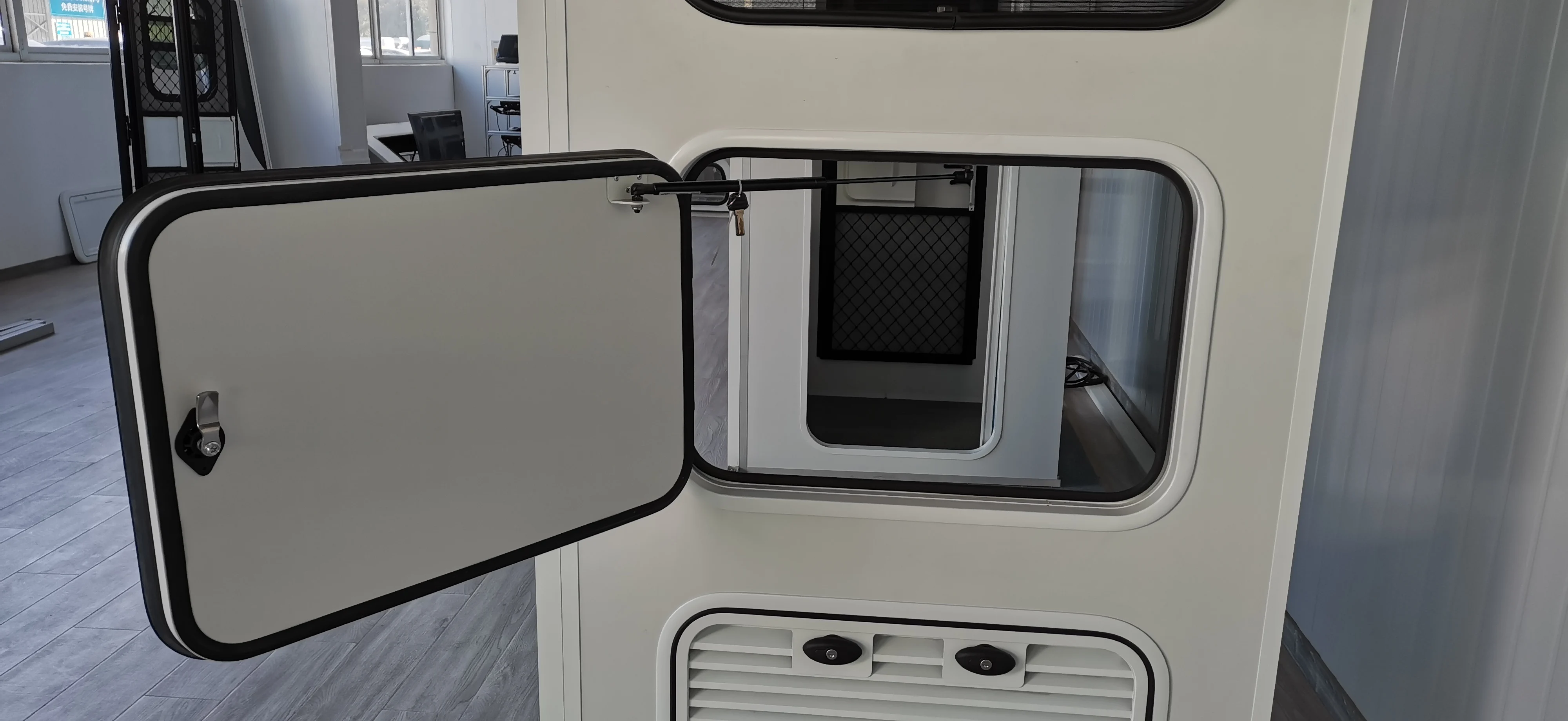 Durable Aluminum Alloy Material RV Caravan Baggage Door For Motorhome Campervan Trailer