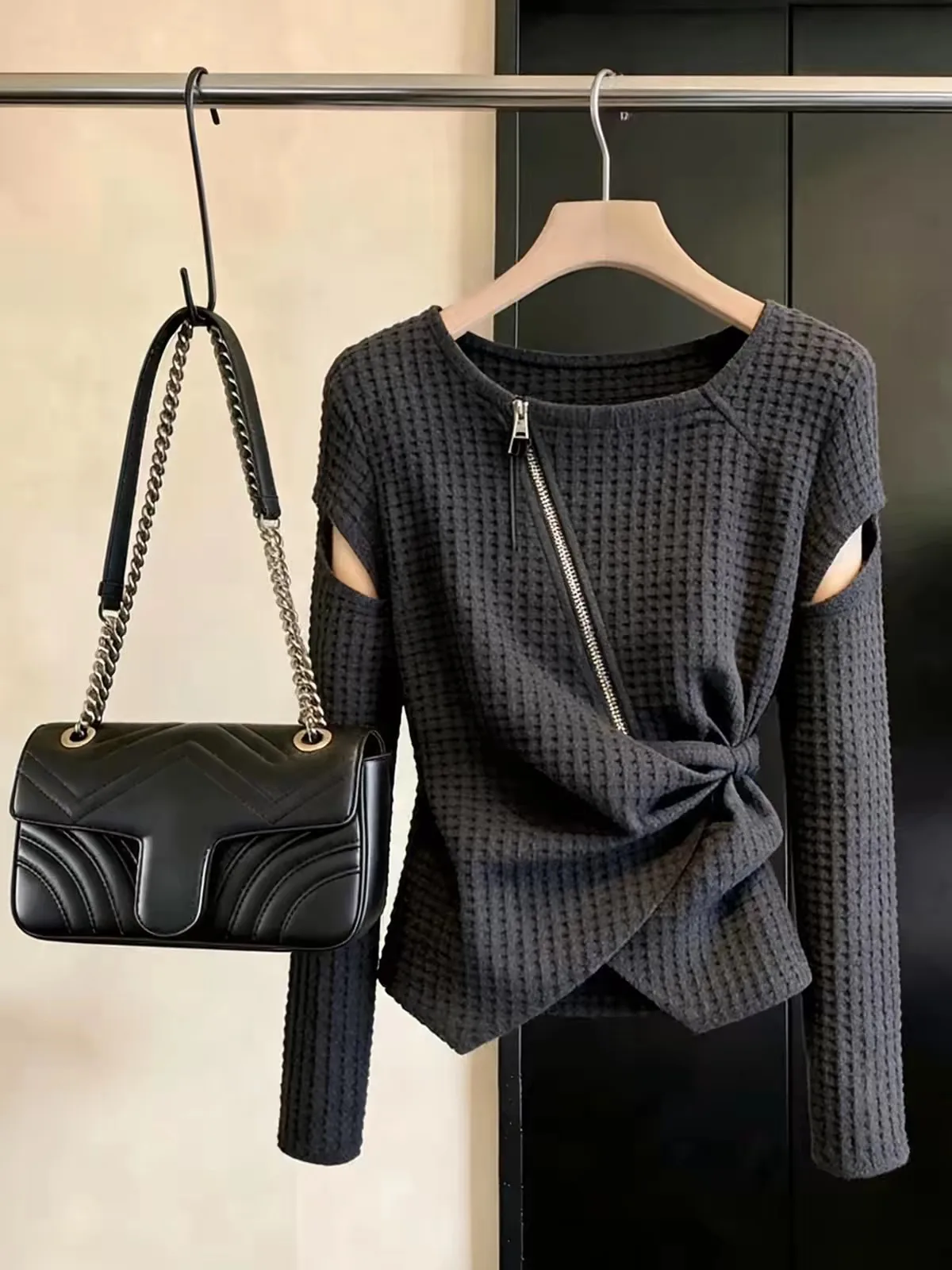 Elegant Black Long Sleeve Women's Knitwear Zipper Waist Cinching Versatile Stylish Spring Autumn Fashion Casual Inner Wear