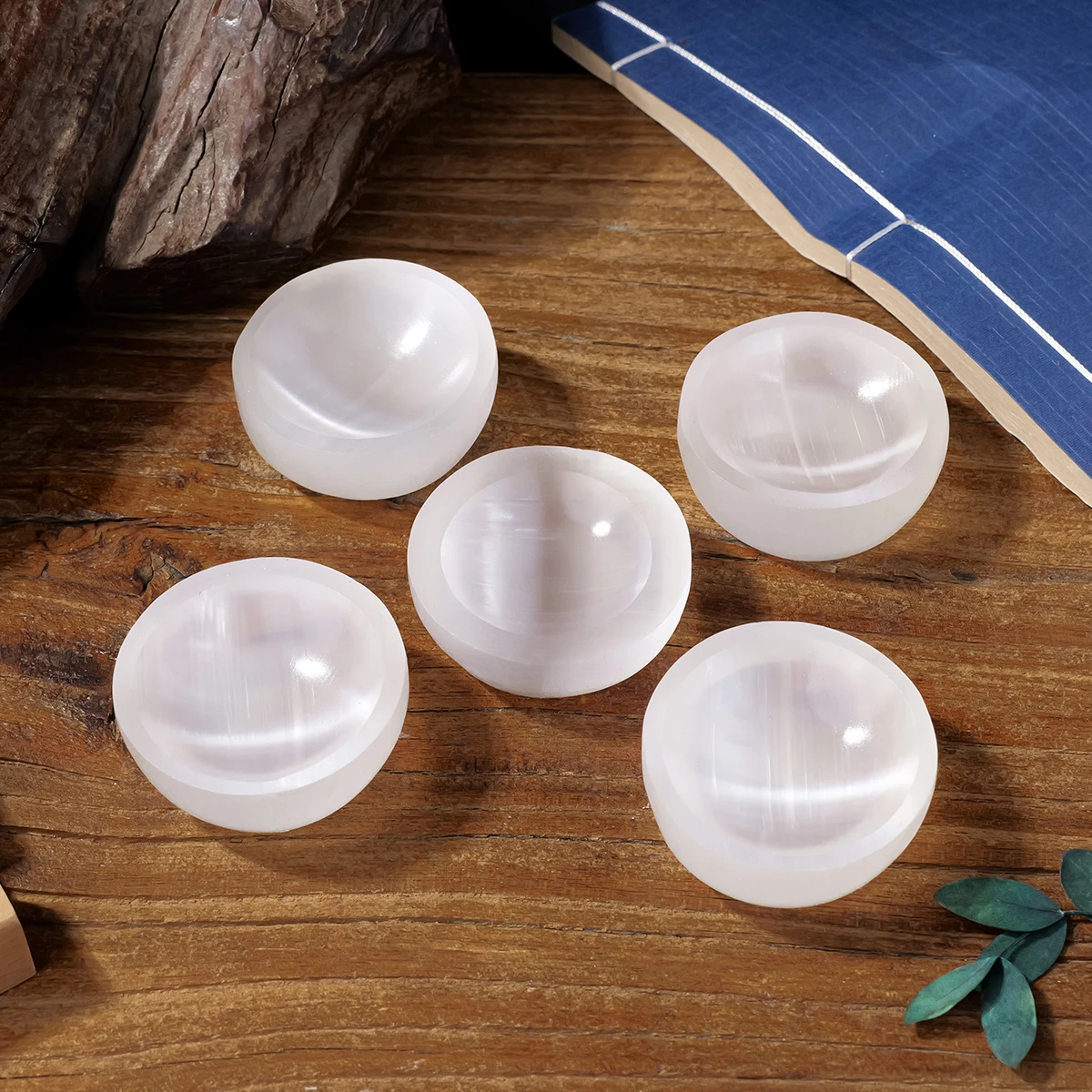 1pc Natural Crystal White Selenite Round Bowl Raw Stone Polished Home Decoration Plate Ornament Holiday Gift
