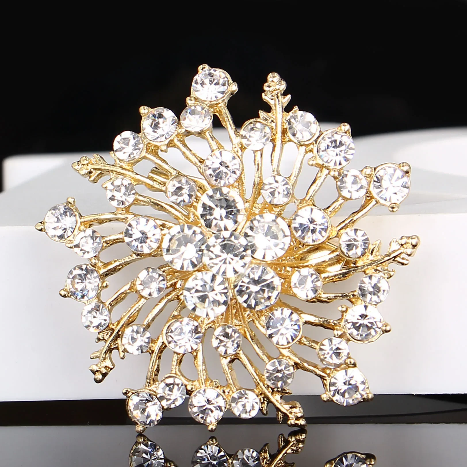 1pcs New Fashion Alloy Rhinestone Baby's Breath Star Brooch Pin DIY Silk Scarf Sweater Clothing Joker Decorative Brooch