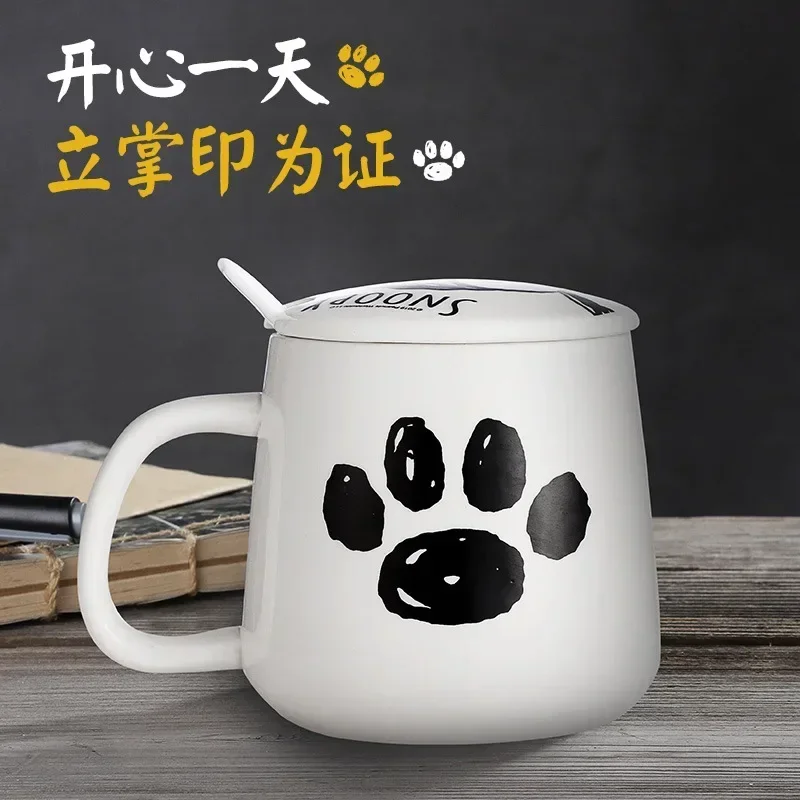 Bottiglia d'acqua Snoopy Paanuts Cartoon Tazze in ceramica Tazze da caffè con cucchiaio e coperchio Articoli di spedizione gratuiti Bottiglia d'acqua per bevande Kawaii