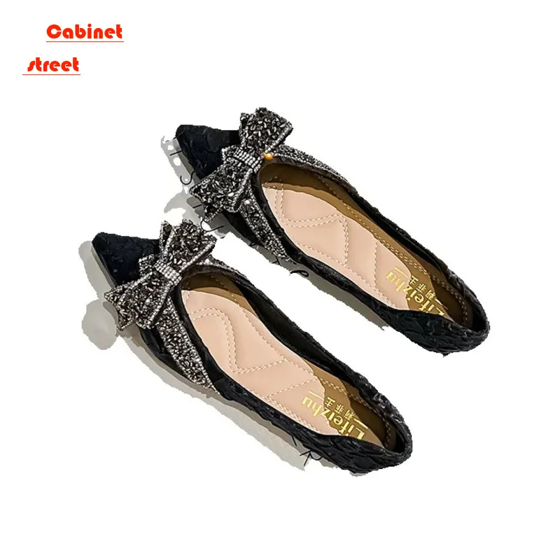 

New Pointed Head Shallow Mouth Small Fragrant Wind Single Shoes Summer Ladle Shoes Not Tired Feet Large Size Shoes Soft Sole