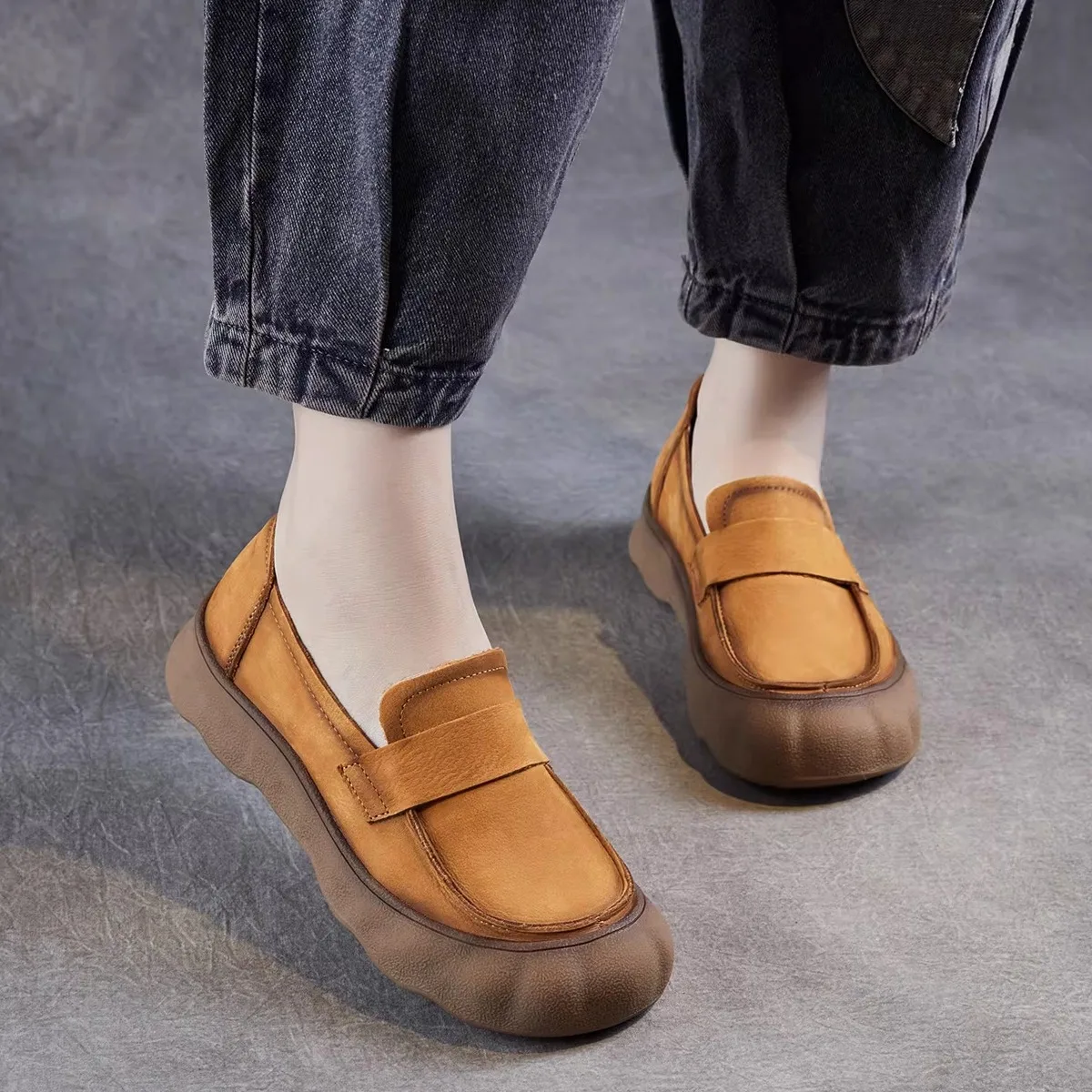 

Handmade Genuine Leather Casual Shoes Women's Slip-On Loafers round Toe Flat Heel Breathable Rubber Outsole Comfortable Fashion