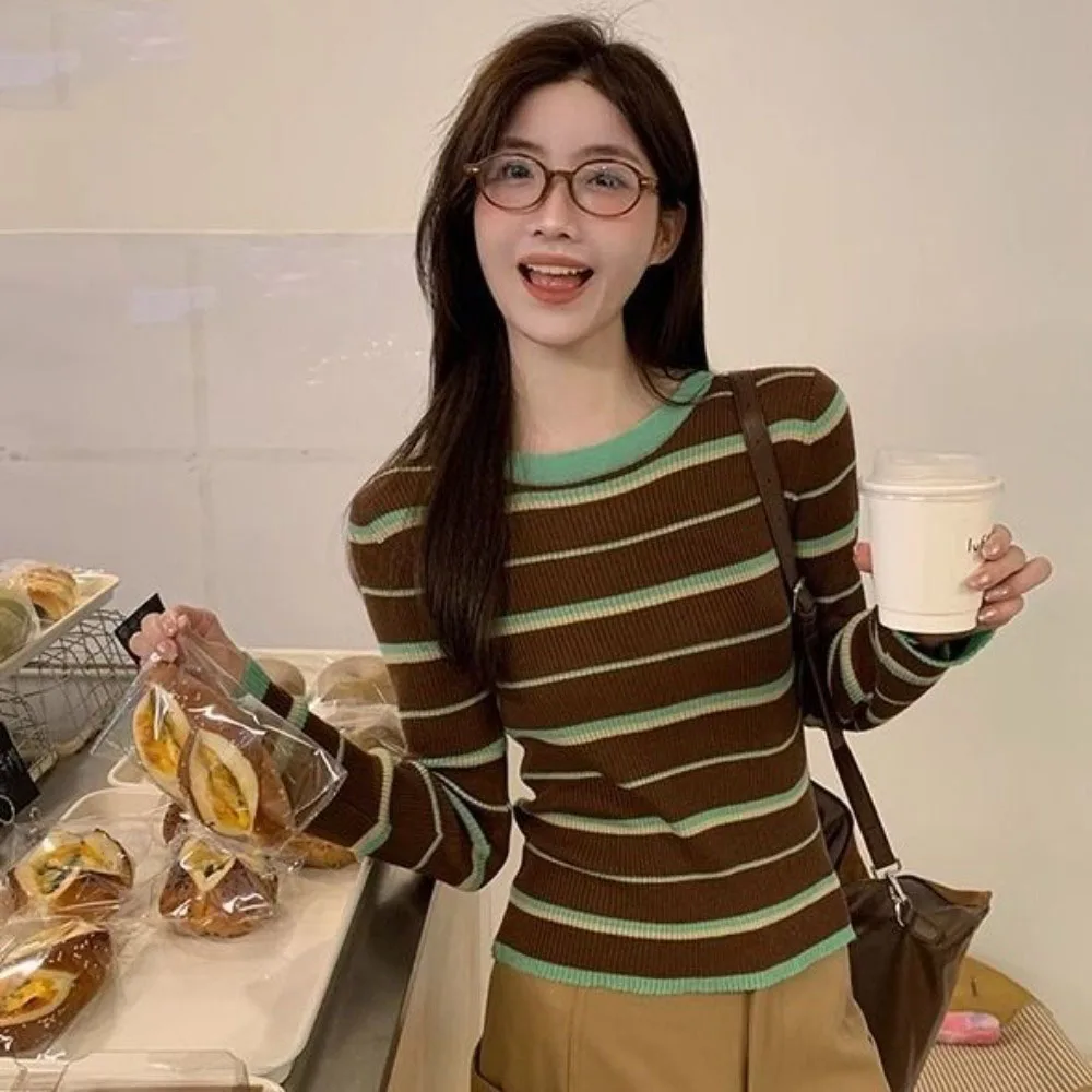 

Джемпер в полоску с круглым вырезом и длинными рукавами, вязаная майка, осенняя корейская шикарная вязаная маленькая желтая короткая тонкая свежая Mujer