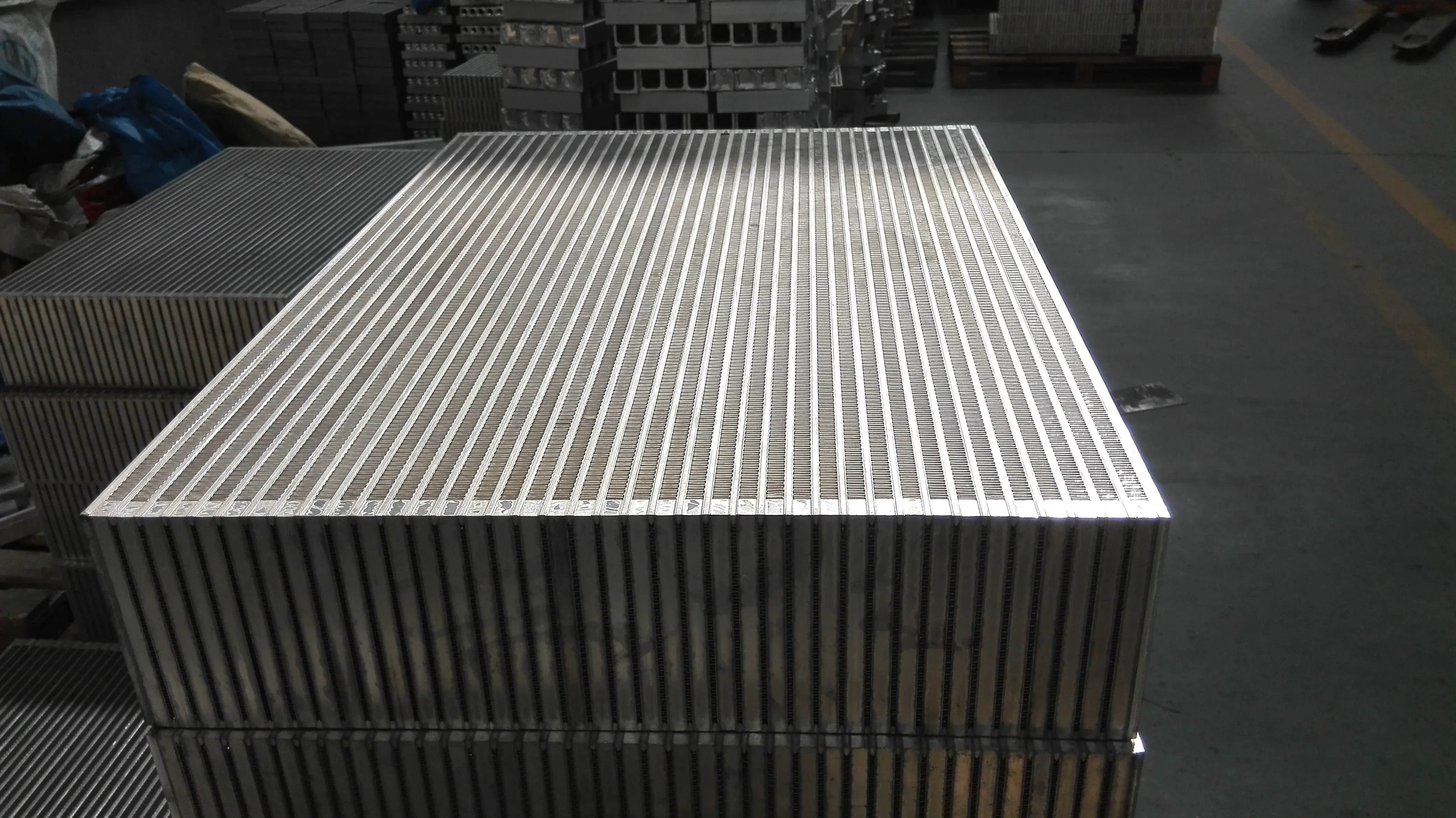 Aluminum radiator core water to air intercooler core heat exchangers