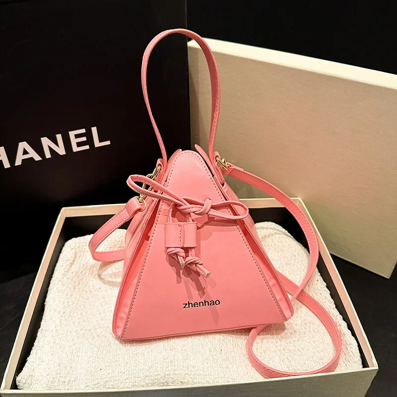 

Cross-border new triangle women's bag 2024 fashion portable personality single shoulder oblique span letter women's bag