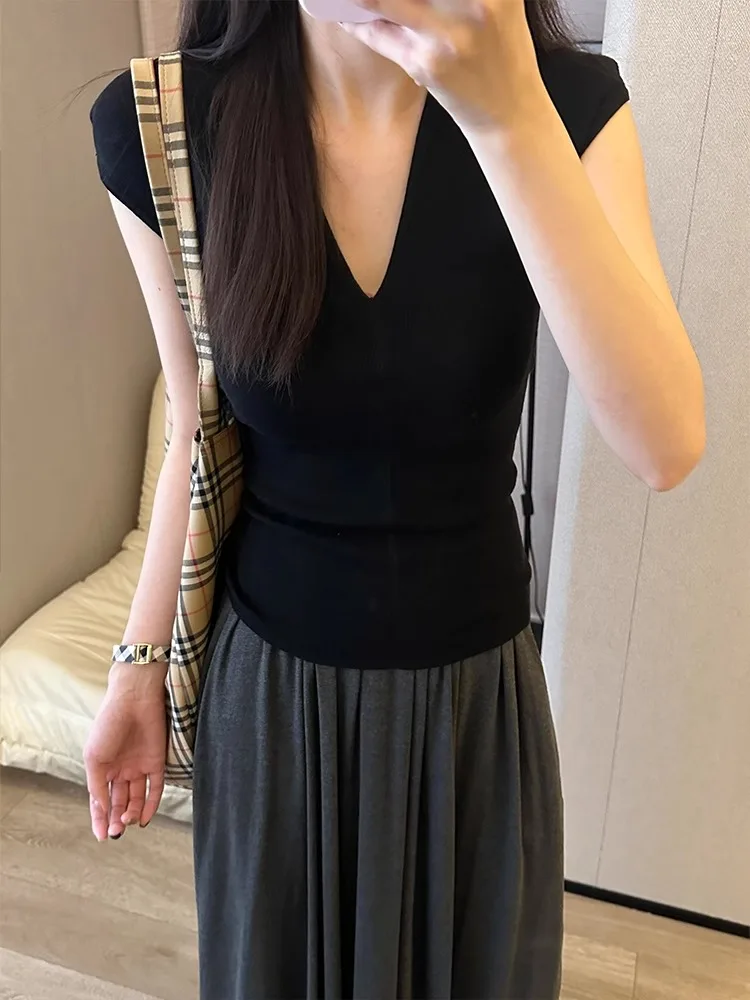 Classic Solid Woman Summer Blouses Shirt Lady Short Sleeve V-Collar Slim Tops French Ice Silk Knitted Pullover Causal Tee Z648