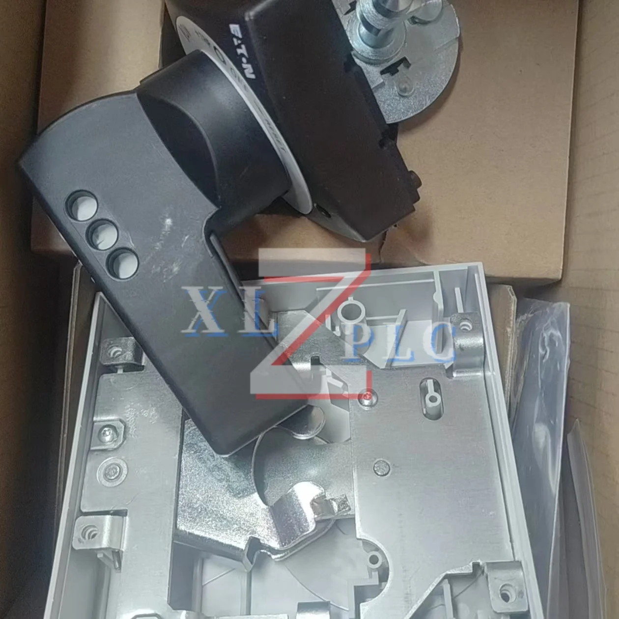 Interruttore automatico nuovo in scatola NZM3-XTVD NZM2-XRD208-240AC