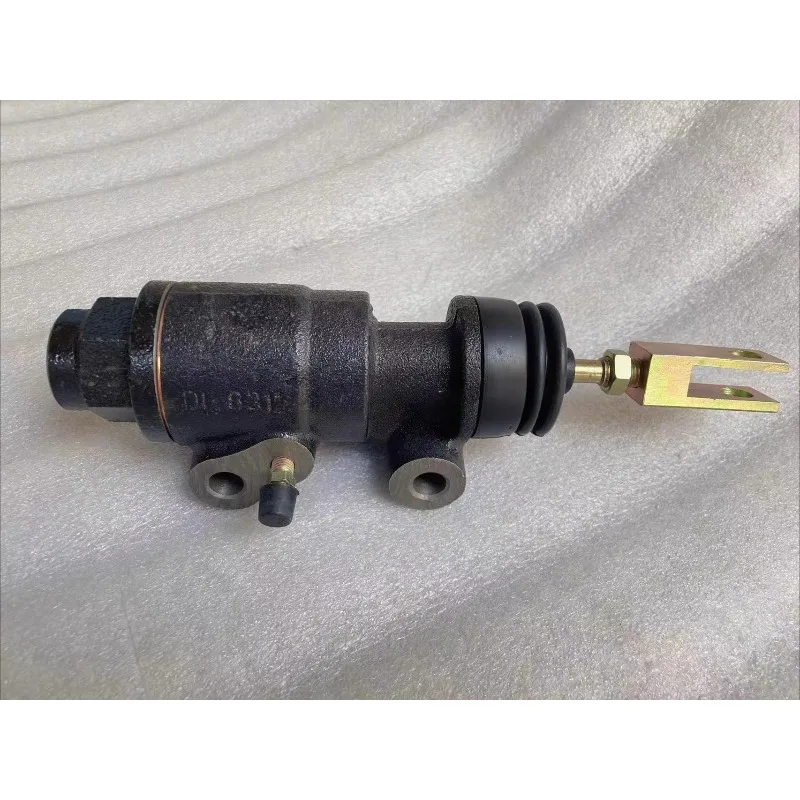 

1PC 3F D15 4F C7 For Komatsu Toyota Forklift Brake Master Cylinder 1735 47530-U2100-71