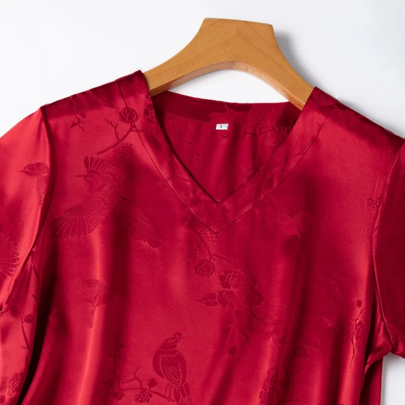 Birdtree, 28MM 100% Real Silk Tshirt, Short Sleeve V-neck Tops, Women Jacquard Satin Red Loose Shirt, 2026 Summer New T66222JF