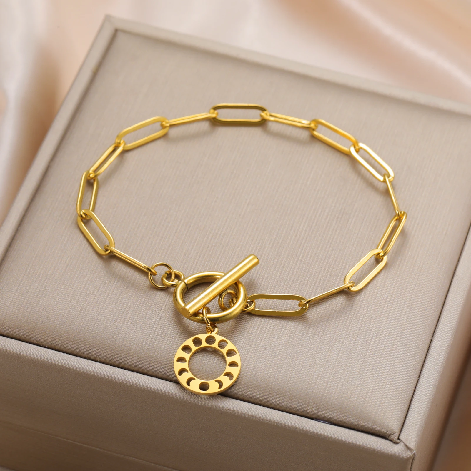 Moon Round Moon Phase Crescent Charm Toggle Bracelet Stainless Steel Bracelet for Women Men Amulet Jewelry Gift