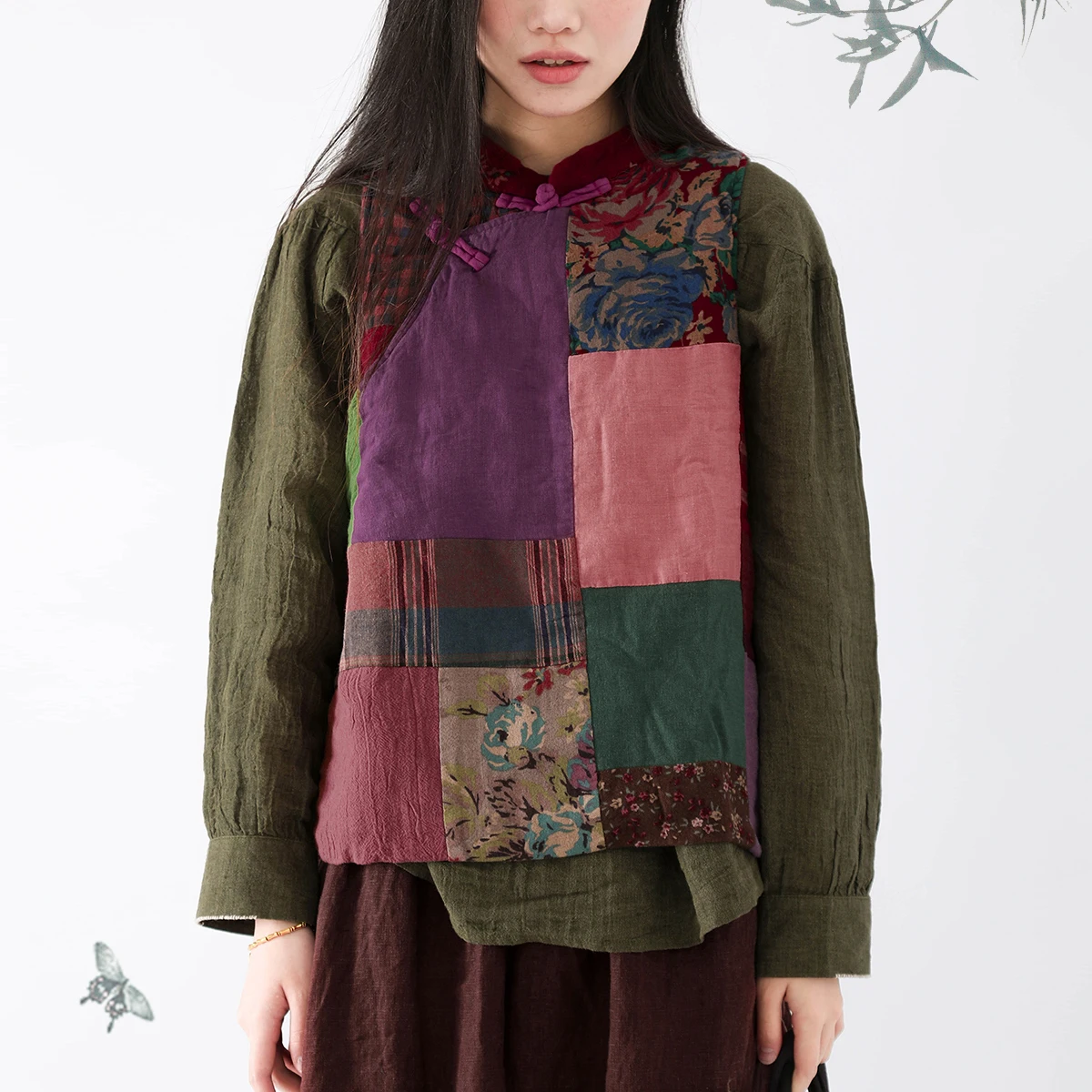 LZJN Spring Waistcoat Cotton Vest in New Chinese Style with Random Floral Cloth Patchwork and Beggar Style Sleeveless Jacket