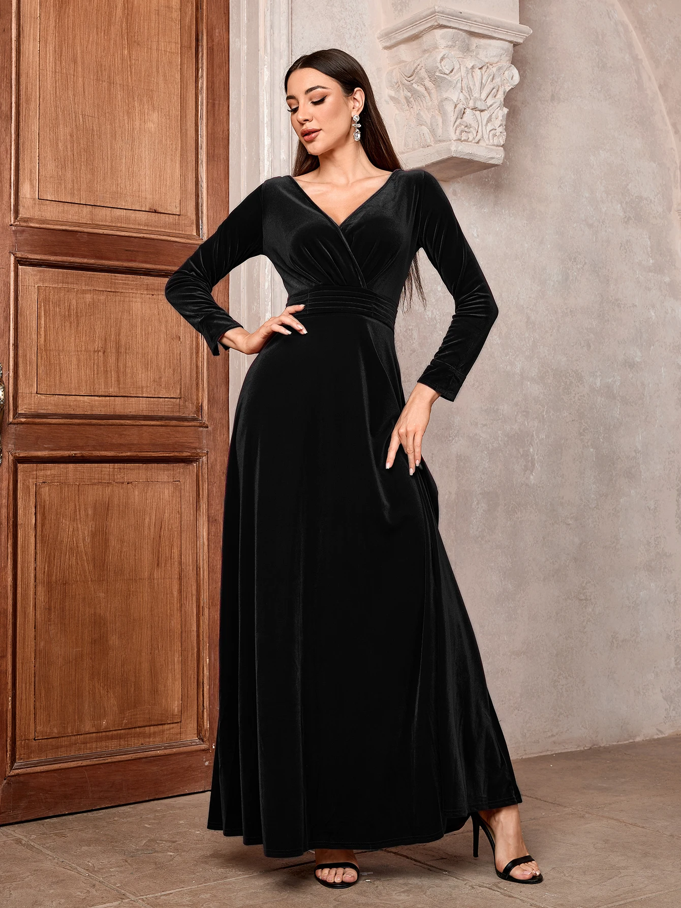 Women Long Sleeved V Neck Gold Velvet Dress Solid Slim Fit Women Evening Wedding Grace  Dress Long Women\'s Formal Dress
