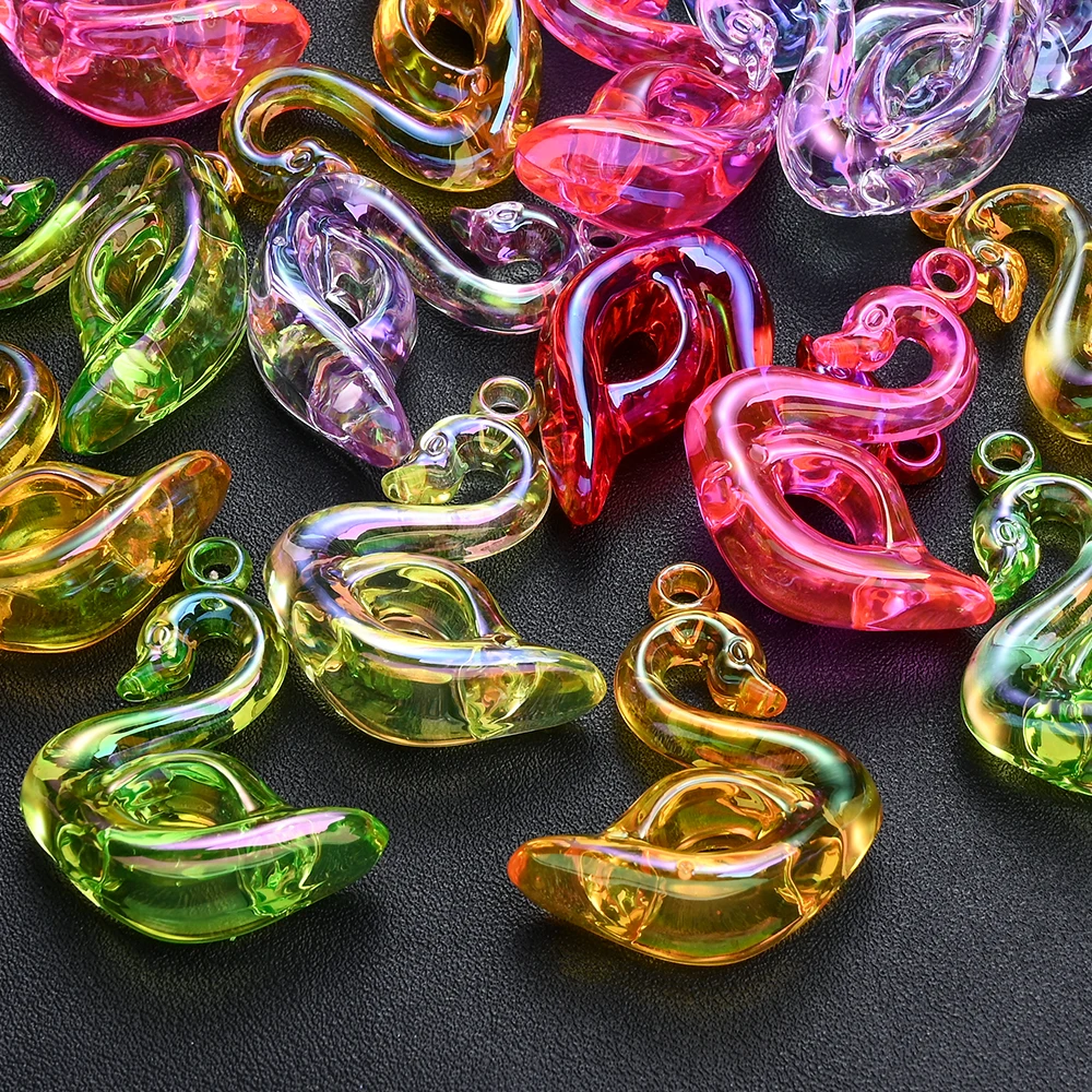 5 Stück gemischte Farben transparente Farbverlauf-Acryl-Schwan-Anhänger im niedlichen Y2K-Stil für Handarbeiten und DIY-Schmuckzubehör – Detail 5