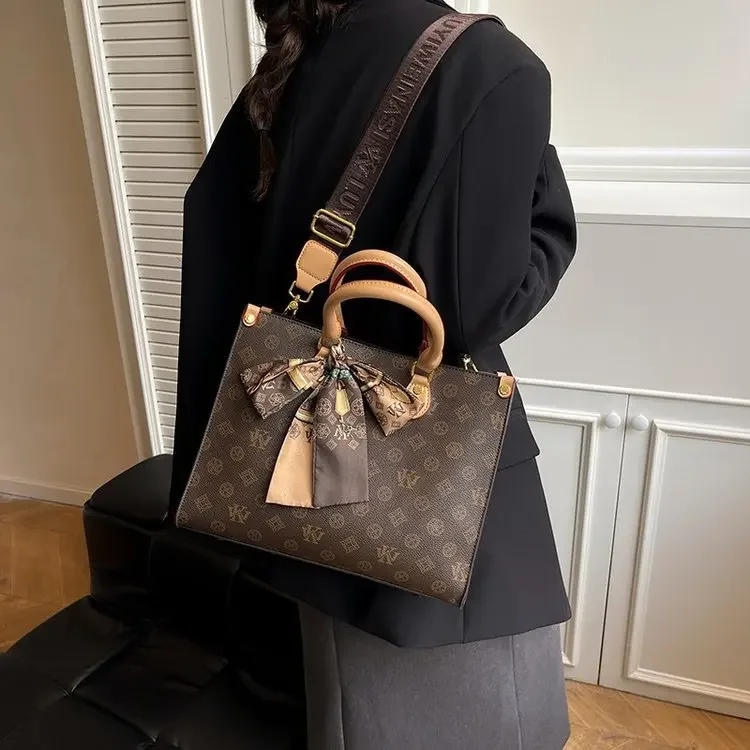 حقيبة يد فاخرة خفيفة من حرف واحد فقط للنساء 2026 مصممة جديدة راقية للشتاء حقيبة كتف كروسبودي للتنقل #2