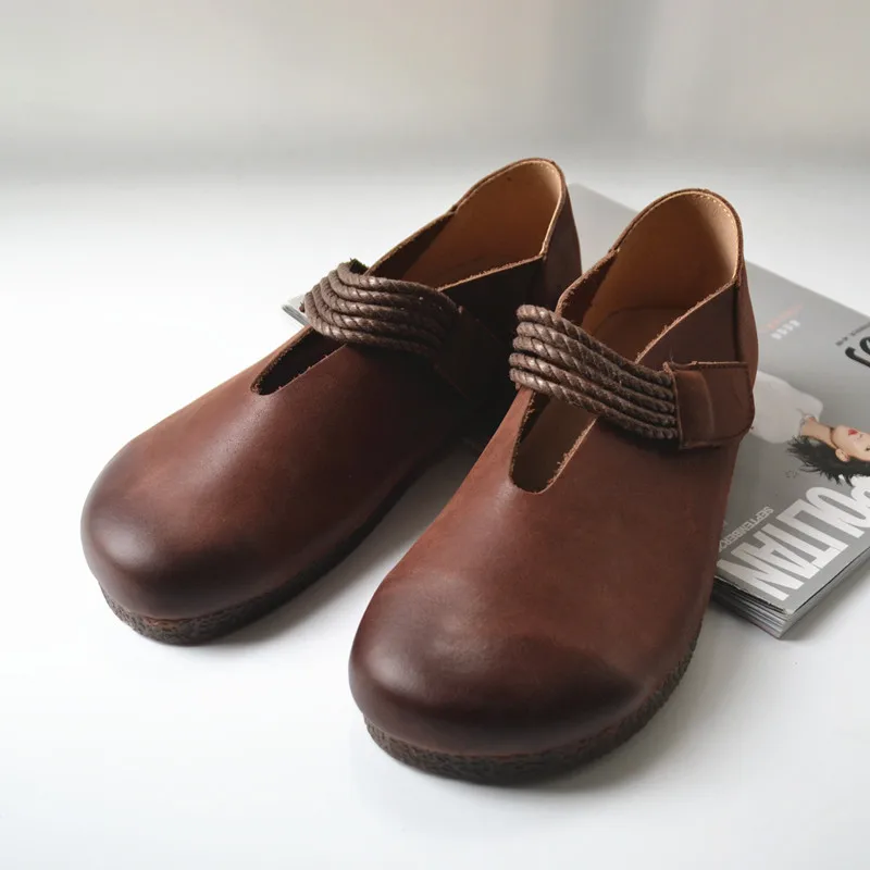 

2022 Autumn New Low-heeled Soft-soled Leather Shoes V-belt Simple Retro Literary Shoes Women's Forest Round Head