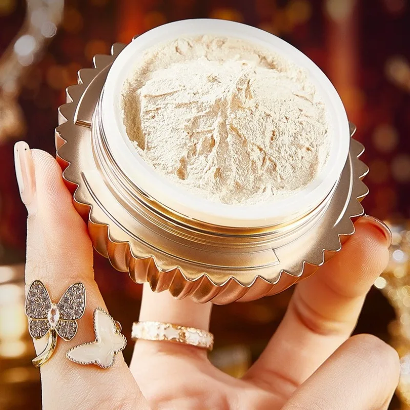 crema-de-tono-de-piel-de-colageno-de-lujo-que-ofrece-hidrata-el-nutritivo-para-una-piel-hidratante-brillante-y-tersa