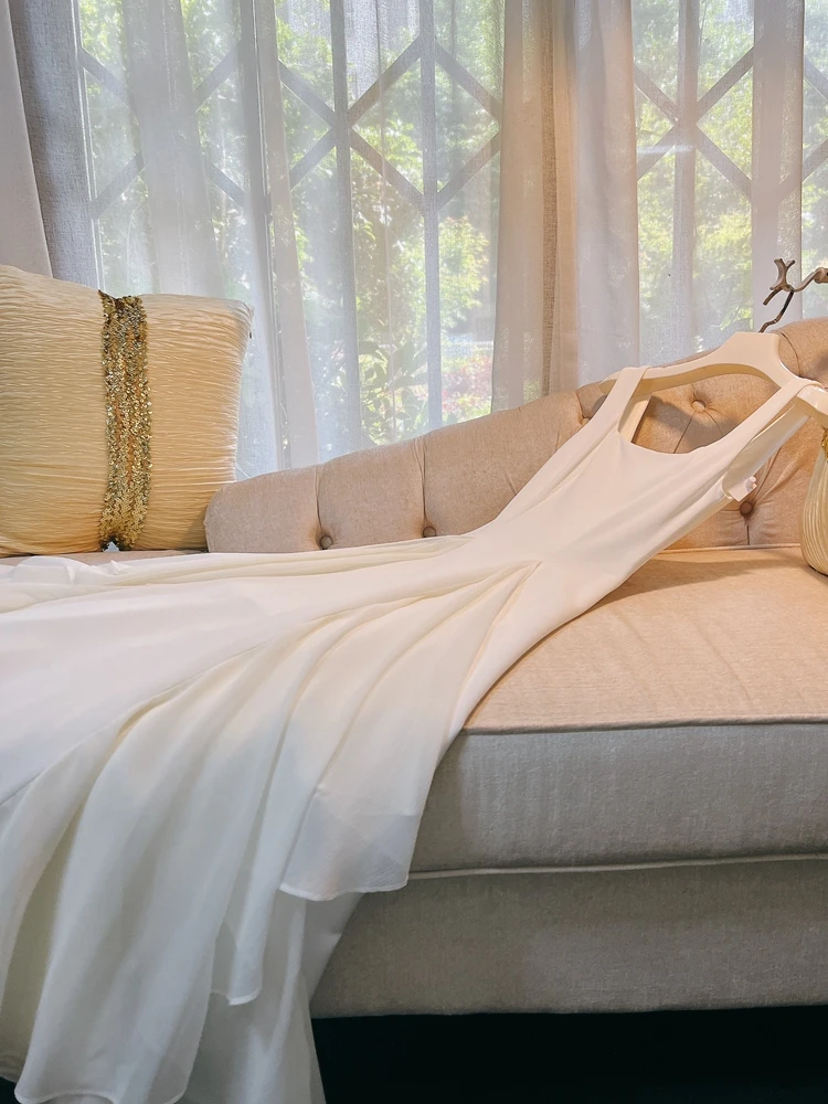 ชุดเดรสยาวสีขาวแบบสายเดี่ยวสำหรับผู้หญิง ดีไซน์ใหม่ สไตล์หรูหรา แนวบัลเล่ต์ กระโปรงยาว ชุดราตรี