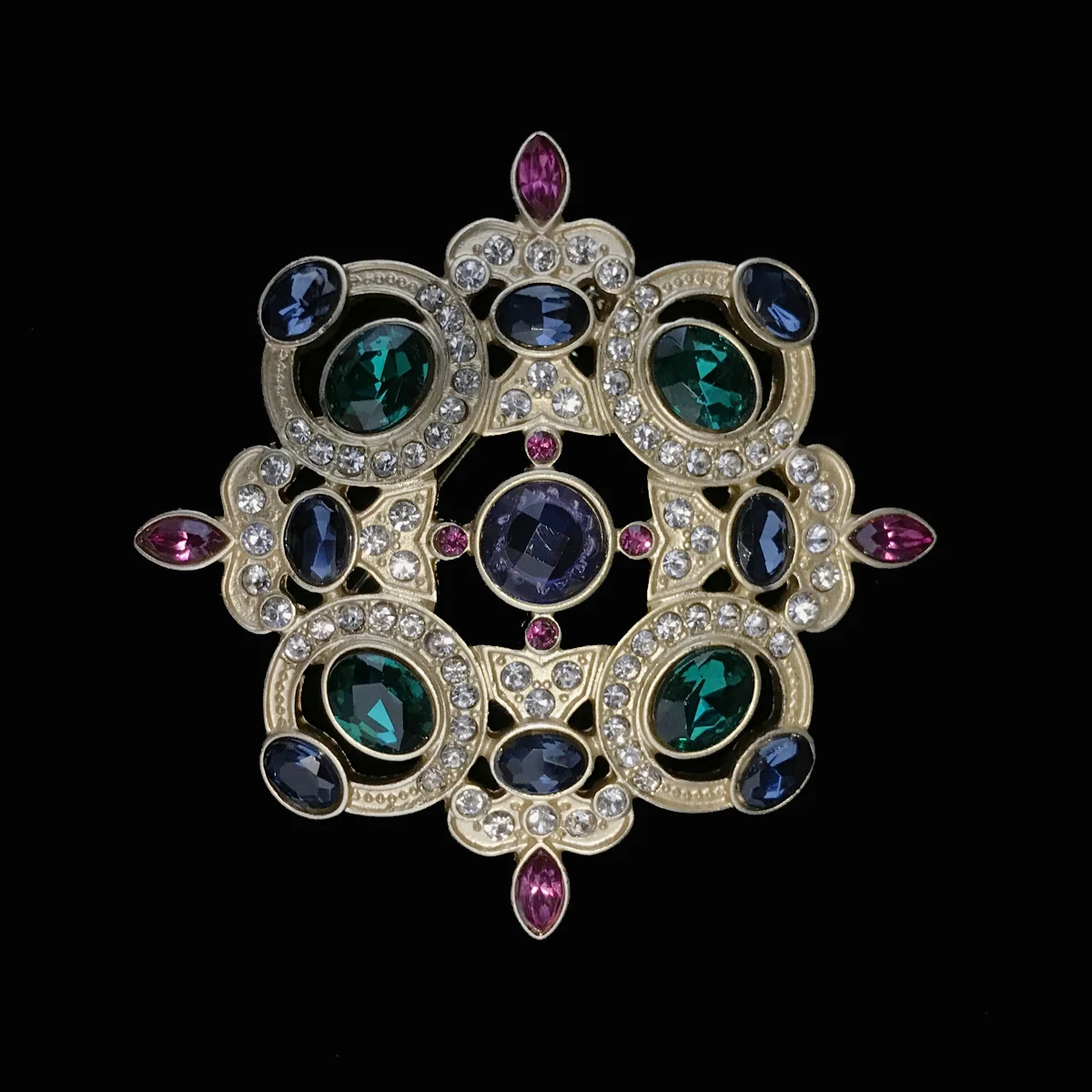 Vintage Palace Style Women Girls Fashion Crystal Cross Brooch Badges Design Broque Lady Banquet Party Pin Jewelry Buckles