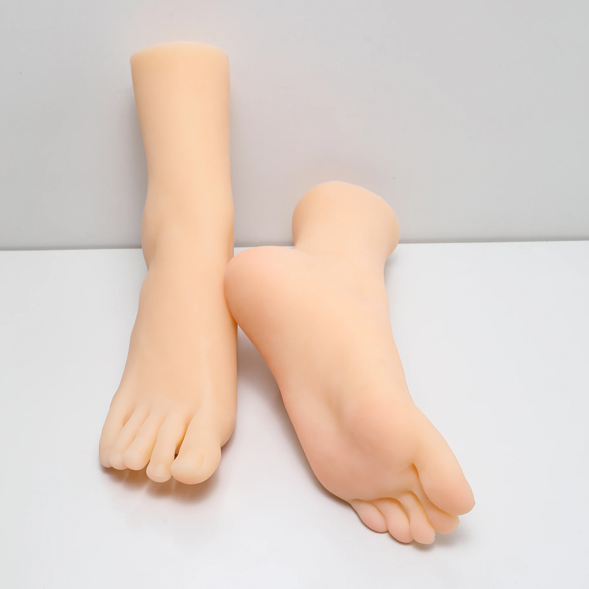 

Female Foot Model Cloned Art Silicone Feet Fake Nail Practice Rubber Mannequin Dummy Feet Shoes Display Massage Salon TPE 3700