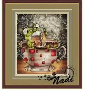 Quality Beautiful Counted Cross Stitch Kits Embroidered Home Decoration Frog Reading in a Coffee Cup 32-36