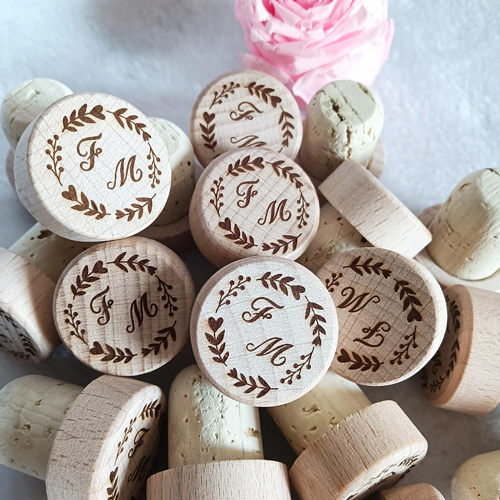 Customized Wood Wine Stopper, Wedding Party Favor Decor, Personalized Bottle Cork Toppers with Laser Design Name, Gift for Guest