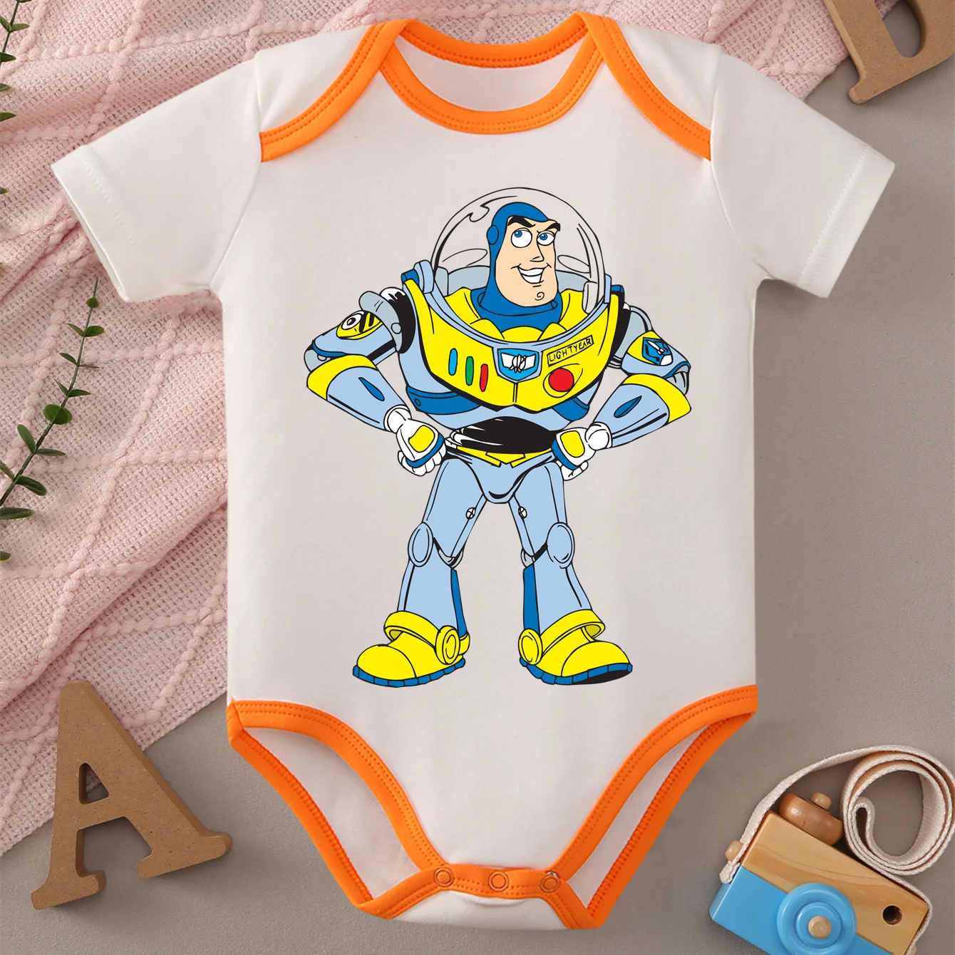 

MINISO&Pixar 100% Cotton Baby Clothe Baby Onesie Bodysuit Toy Story Buzz Lightyear Cute Cartoon Print for 0 To 12 Months Newborn