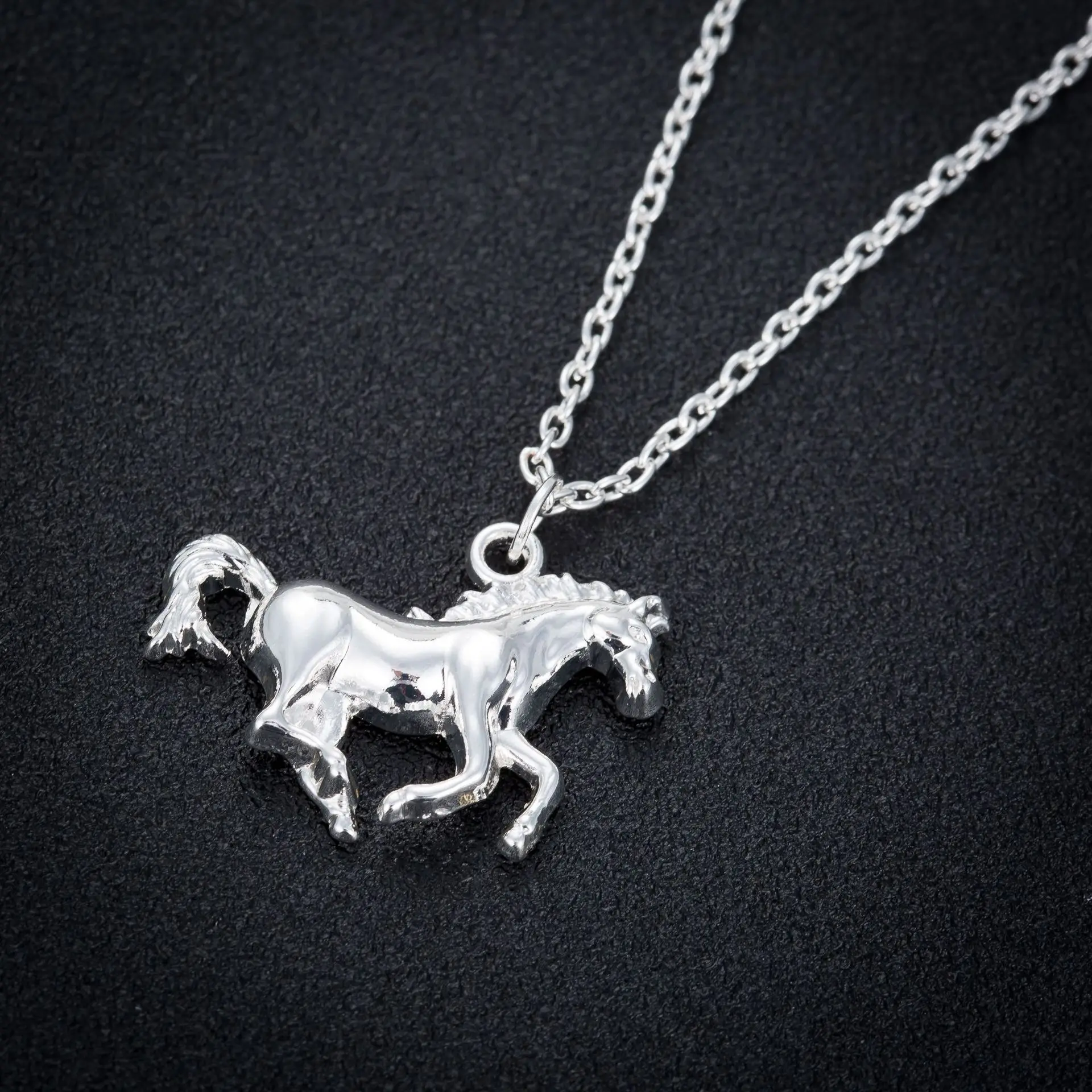 Japanese Korea cute little fresh running horse necklace women's fashion natal year horse collarbone chain wholesale spot