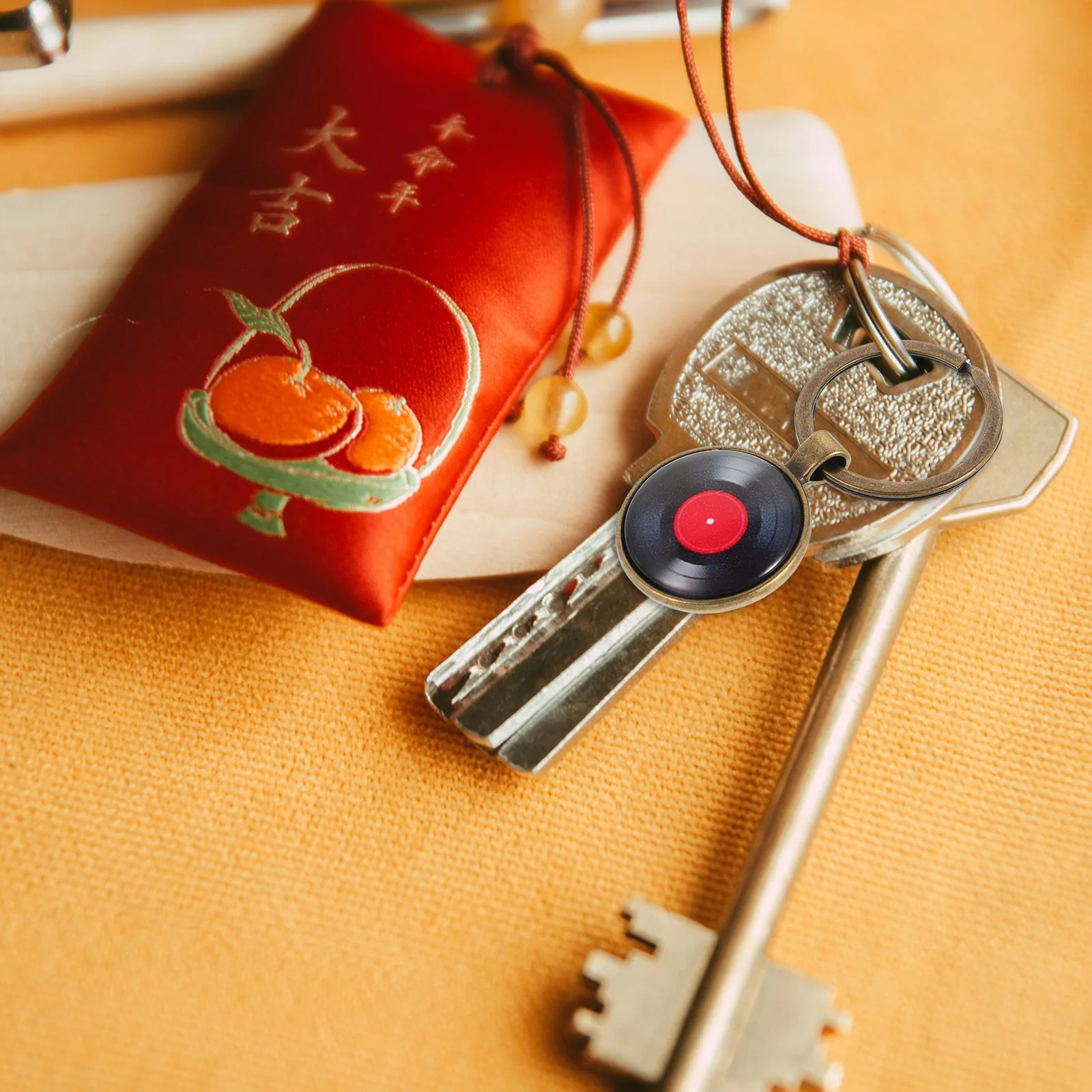

s Vinyl Record Keychain Retro Music Theme Pendant Bag Charm Festival Party Decoration Accessories Backpack naments